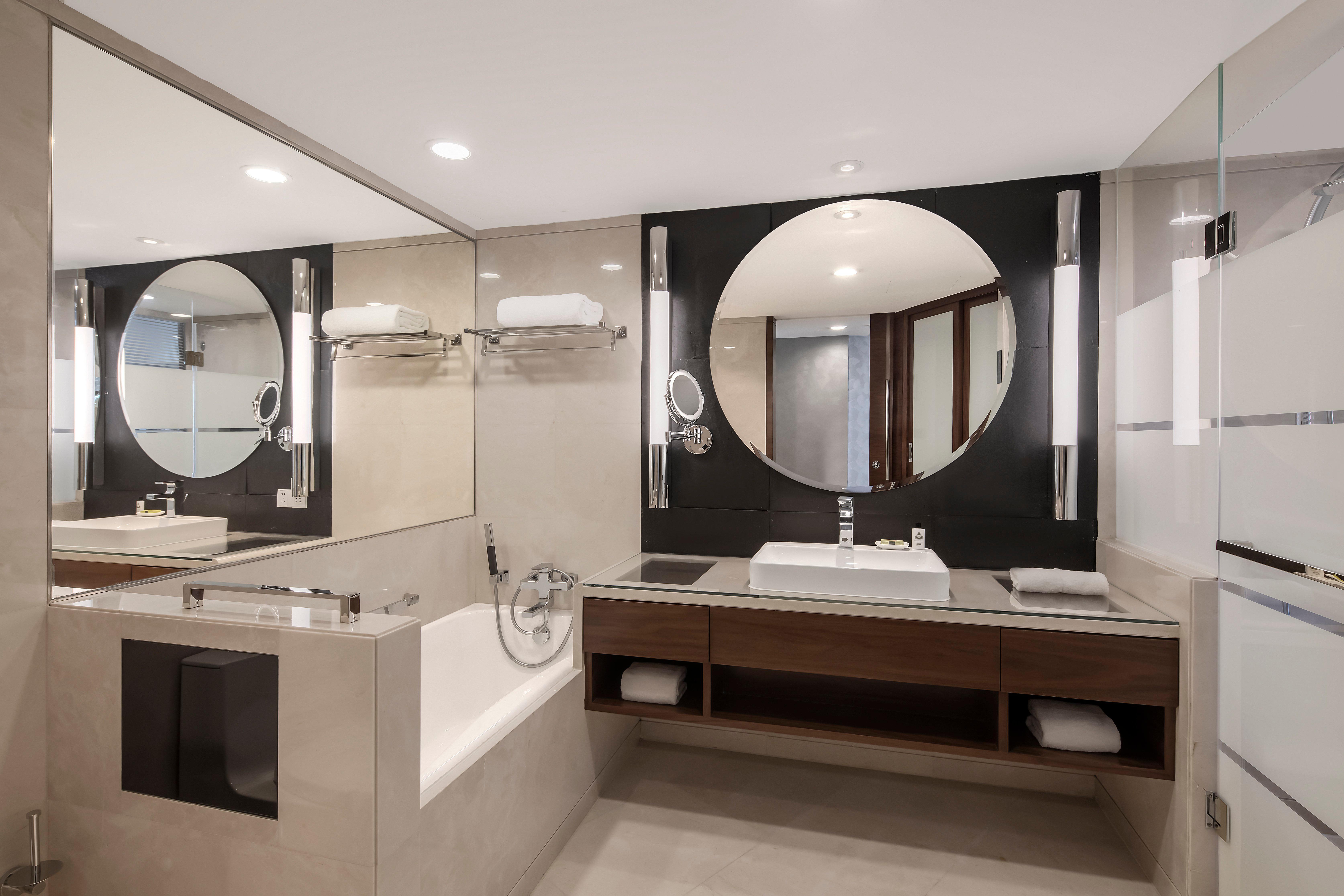 Intercontinental Shanghai Pudong By Ihg Екстериор снимка