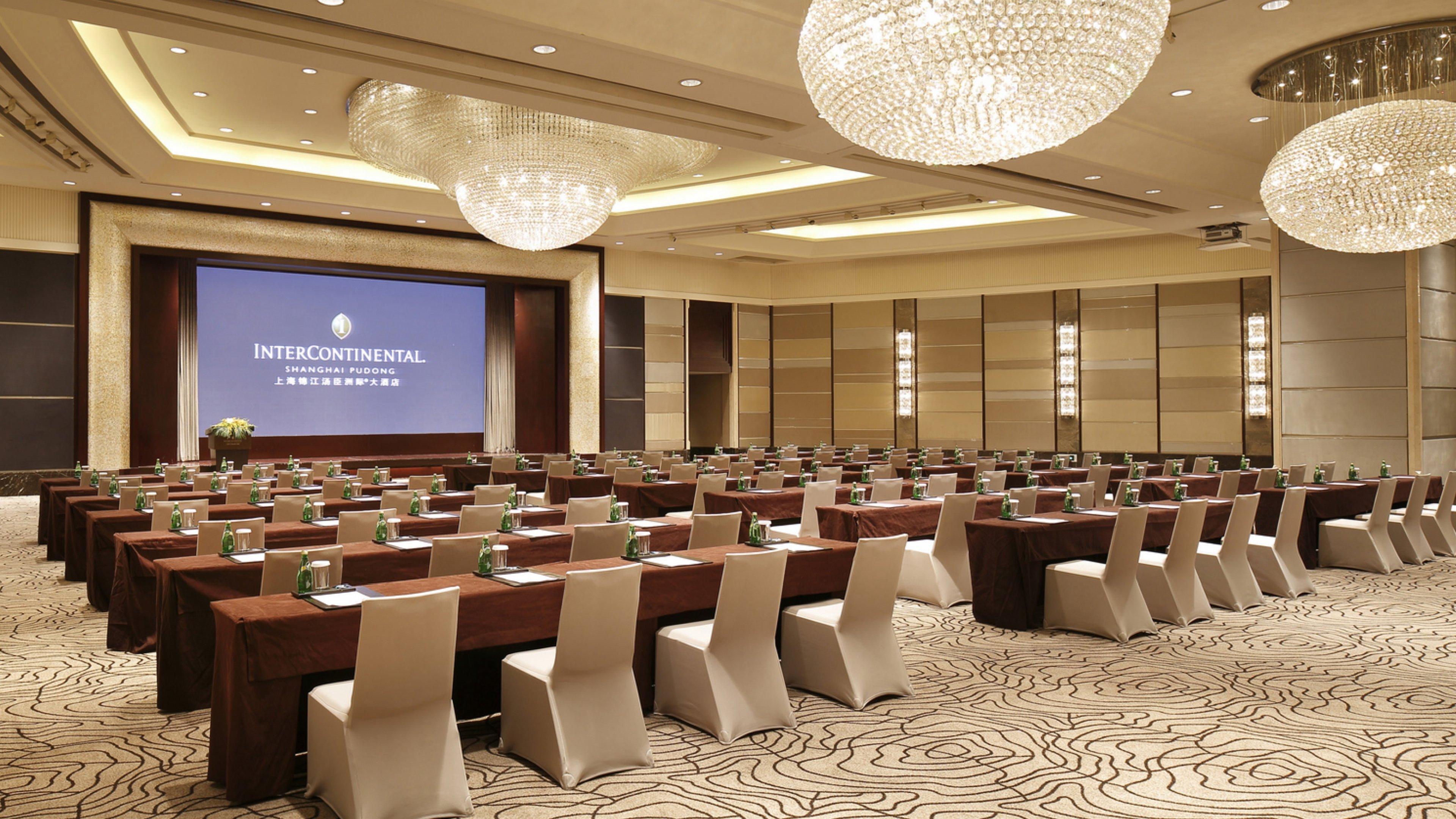 Intercontinental Shanghai Pudong By Ihg Екстериор снимка