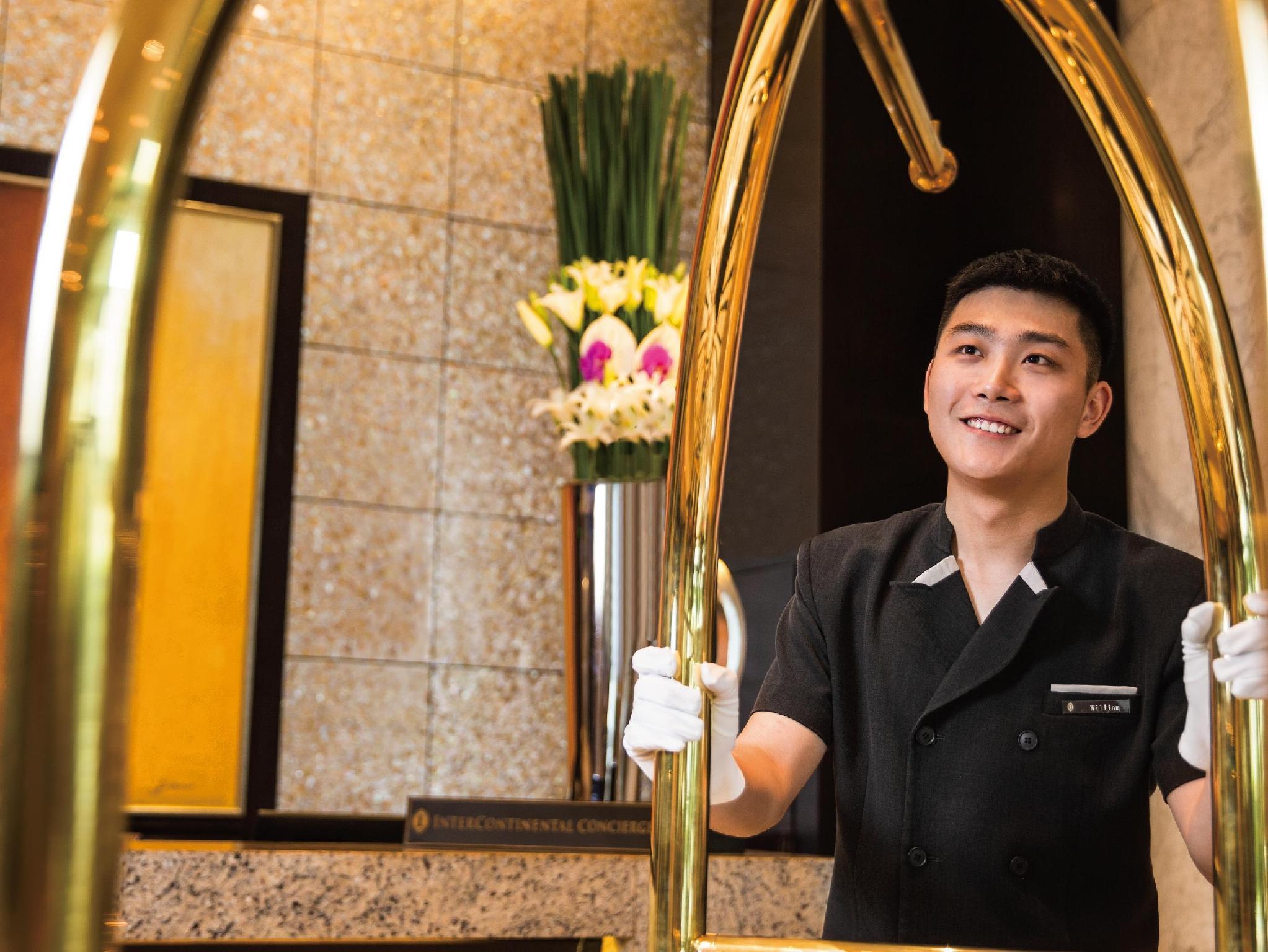 Intercontinental Shanghai Pudong By Ihg Екстериор снимка