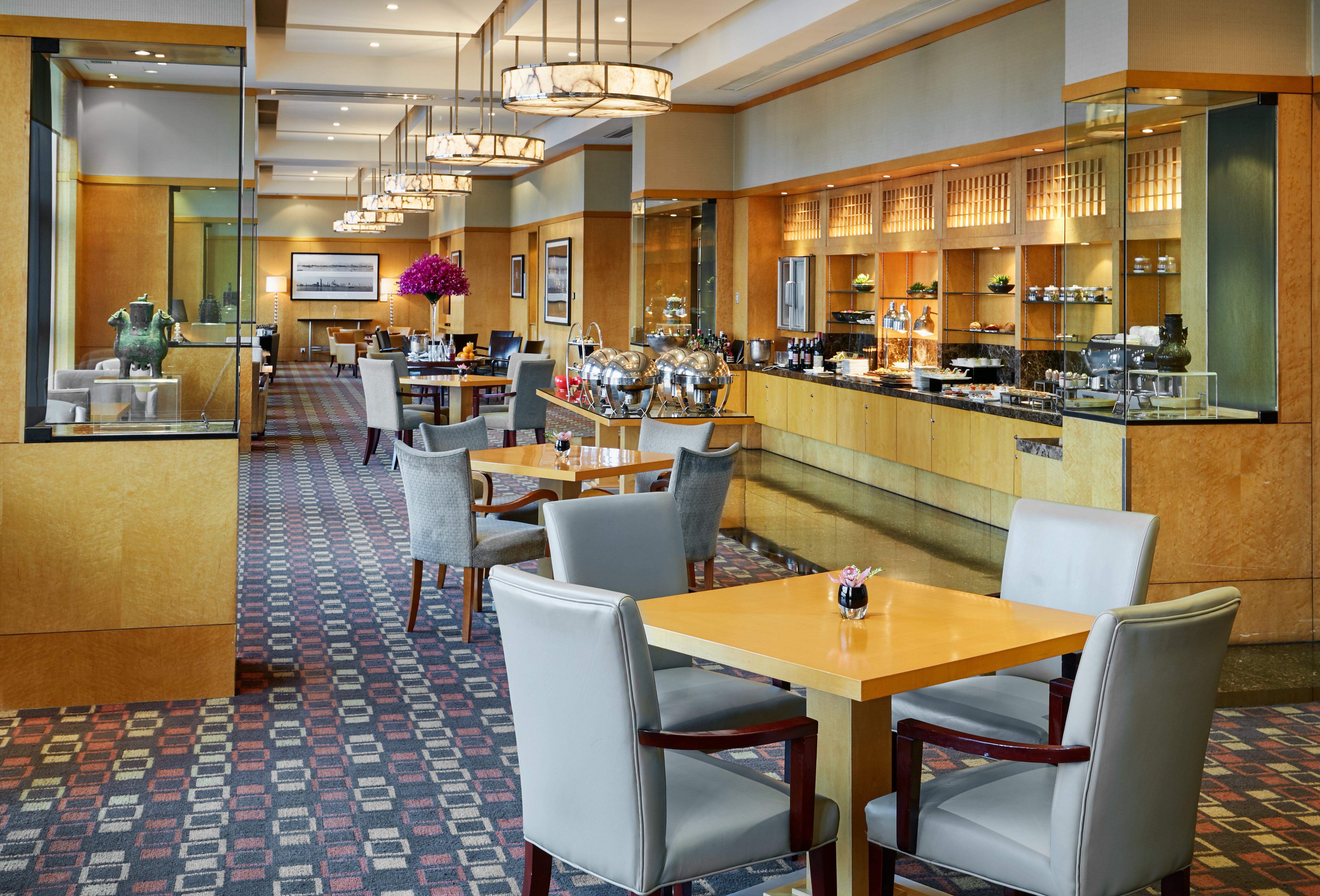 Intercontinental Shanghai Pudong By Ihg Екстериор снимка