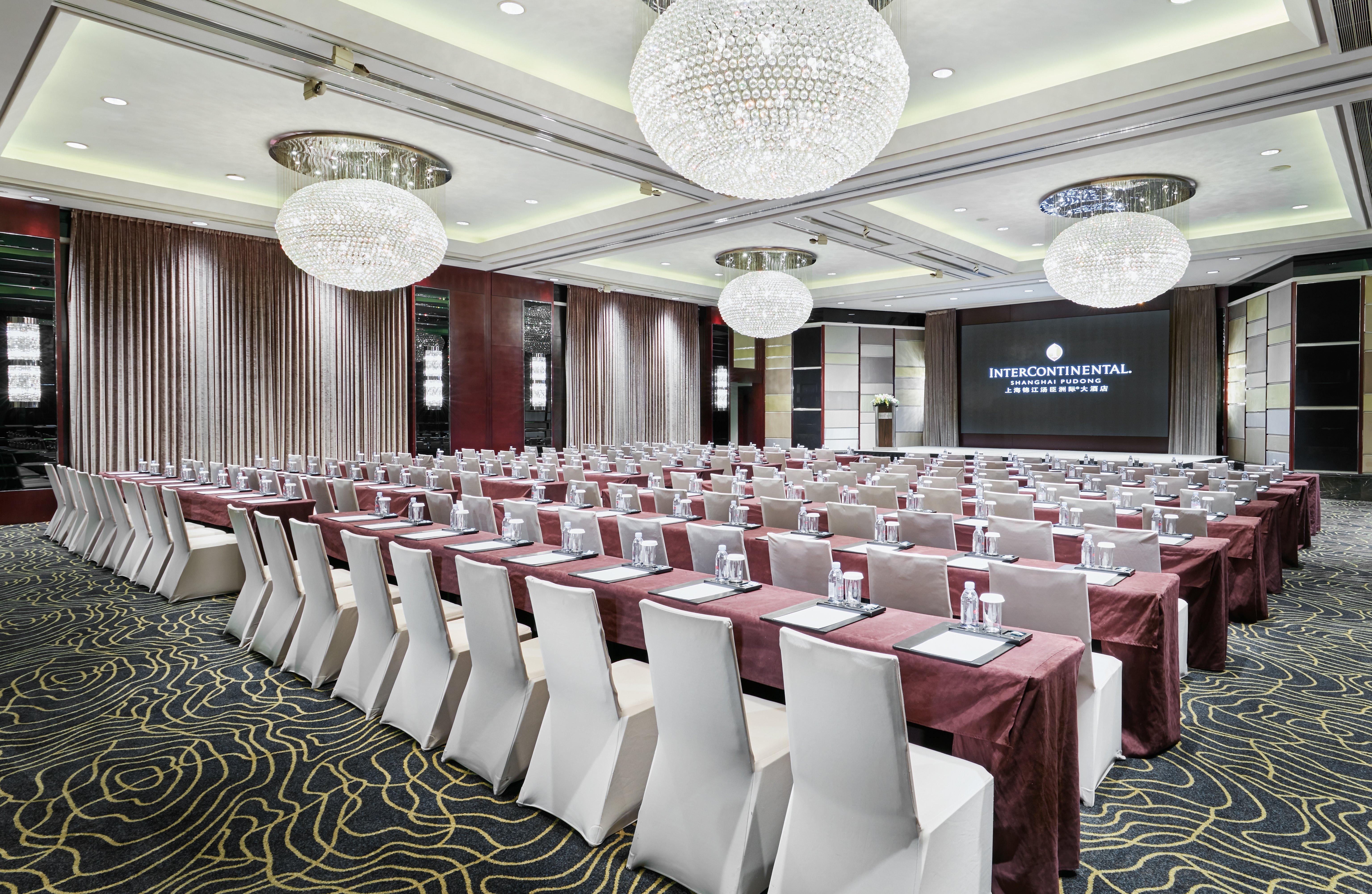 Intercontinental Shanghai Pudong By Ihg Екстериор снимка