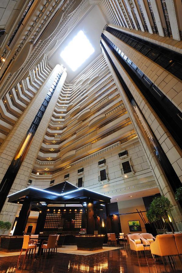 Intercontinental Shanghai Pudong By Ihg Екстериор снимка